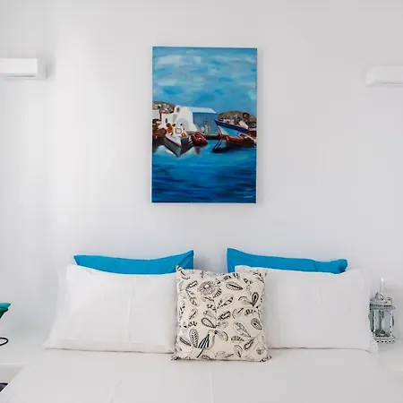 Nikoleta Kolympithres Paros Apartahotel